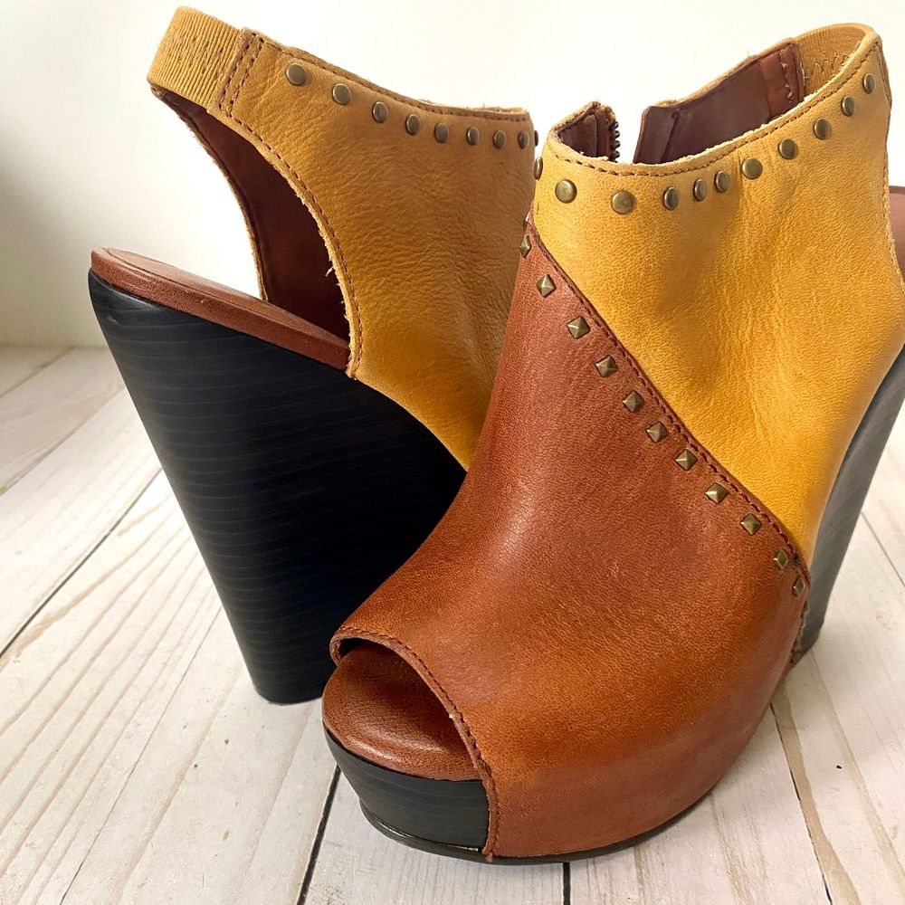 Lucky Brand Two-Tone Brown and Mustard Wedge Sandals - Picture 2 of 9